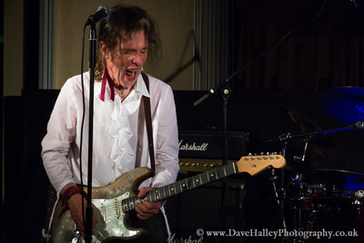Photograph of Bernie Tormé at The Holbrook Club, Horsham, West Sussex, UK on 23/04/2016.